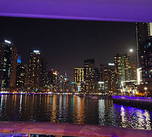 Skyline vom Wasser aus....