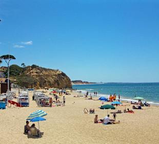Der kleine Strand direkt im Ort