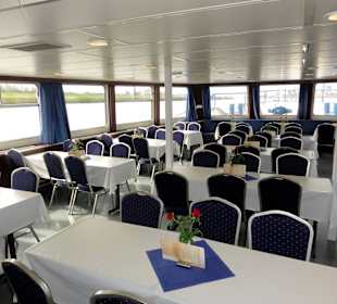 Sitzplätze unter Deck