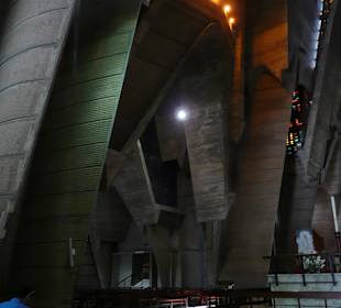 Im Inneren der Basilica in Higüey