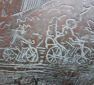 Ansichten der Skulptur Das Kissen