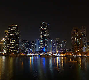 Dubai Marina. Inzweiter Reihe dahinter liegt das Hotel Bonni
