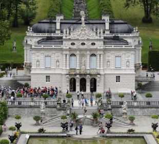 Wasserbecken mit Fontäne