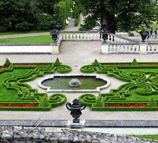 Ein Teppichbeet im Landschaftsgarten