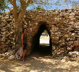 Eingang zu den Ruinenanlage