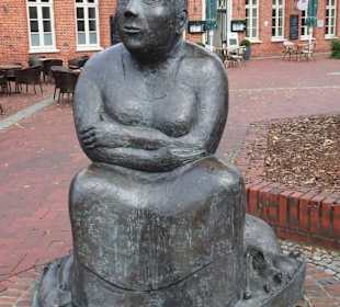 Impressionen vom Denkmal "Die Marktfrau"