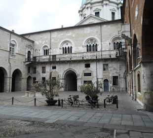 Palast Broletto Brescia