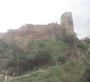 Fußweg zur Festung Nariqala