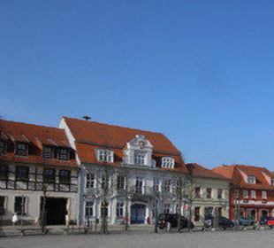 Marktplatz mit Rathaus