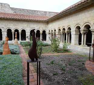 Im Kreuzgang der Kathedrale von Elne