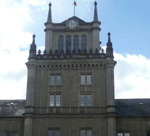 Das Schloss Ehrenburg, Blick vom Schlossplatz