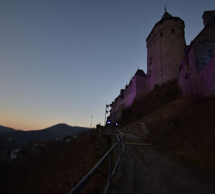 Burg Altena bei Sonnenuntergang 