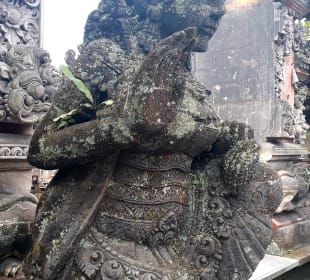 Puri Saren Agung