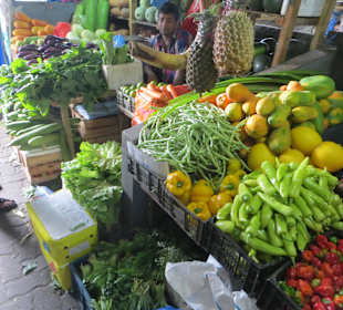Unterwegs im einheimischen Markt 