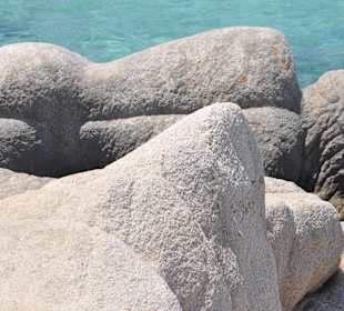 Skulptur an der Orange Beach - Ausflug 