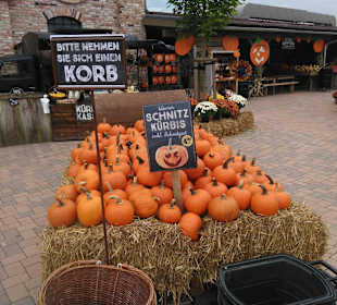 Viele Verkaufsstände schon am Eingang