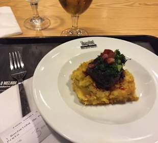 Black Pork (schmeckte wie Gulsch)