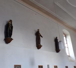 Wandstatuen