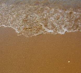 Feiner Wellengang Meer