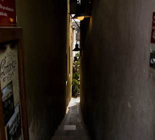 Najwęższa uliczka w calej Pradze