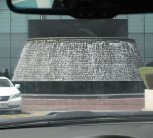 Wasserspiele vorm Burj Al Arab