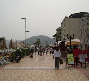 Promenade beim "Oktacan Hotel"