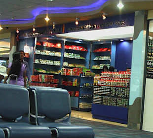 Viele Duty Free Shops