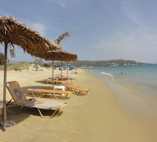 Liegen und Schirme nicht zu nah beieinander