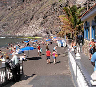 Der Eingang zum Strand