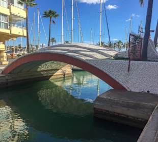 Brücke in der Marina (Gaudi?)