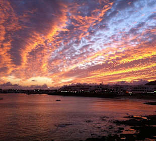 Playa Blanca Promenade im Sonnenuntergang