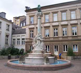 Brunnen am Place d'Armes