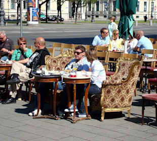 Das Mobiliar des Café Tambosi