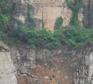 Das Ufer des Daning-Flusses