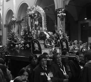 Procesja imigrantów z Peru