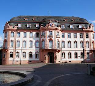Der Osteiner Hof am Schillerplatz