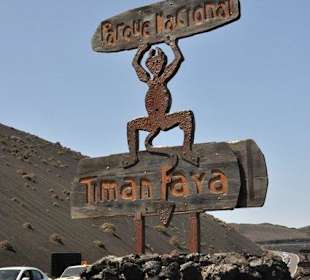 Bei der Einfahrt zum Park