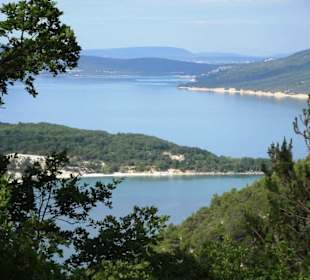Blick auf den Stausee vor dem Canyon du Verdon