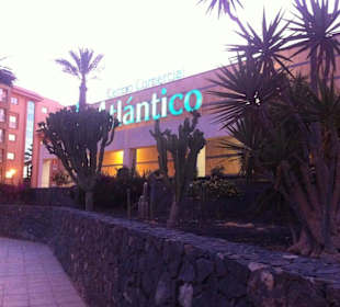 Eingang zum Einkaufszentrum