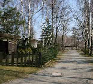 Hübsche Bungalows am Nordufer des Olbasees