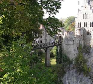 Wer keinen Besuch will zieht die Brücke hoch