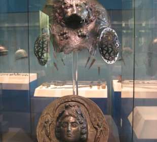 Rheinisches Landesmuseum - Pferdestirnschutz