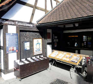 Eingang und Souvenierstand