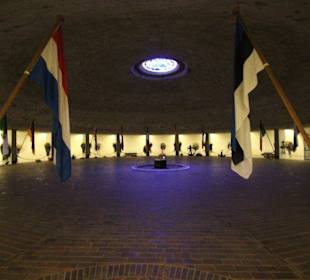  Unterirdische Gedenkhalle