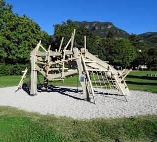Spielplatz an der Wassermauer-Promenade