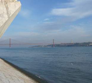 Blick auf die Brücke des 25.April