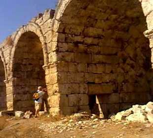 Арки-подпорки стадиона