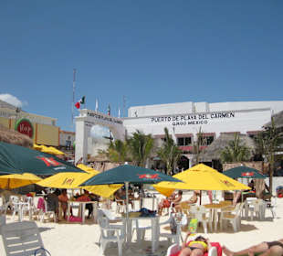 Vor dem Hafen von Playa del Carmen