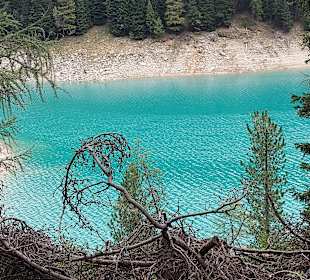 Blick auf türkisblaues Wasser
