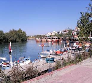 Spaziergang am Fuss zum Centrum Manavgat